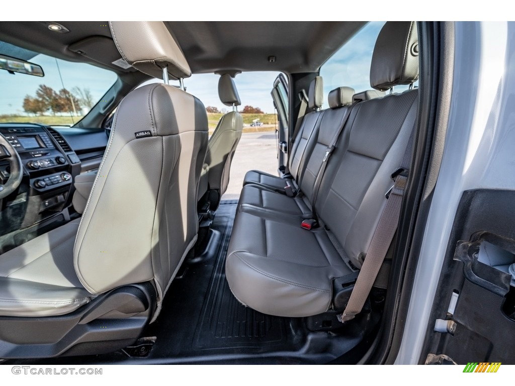 2016 F150 Lariat SuperCab 4x4 - Oxford White / Medium Earth Gray photo #23