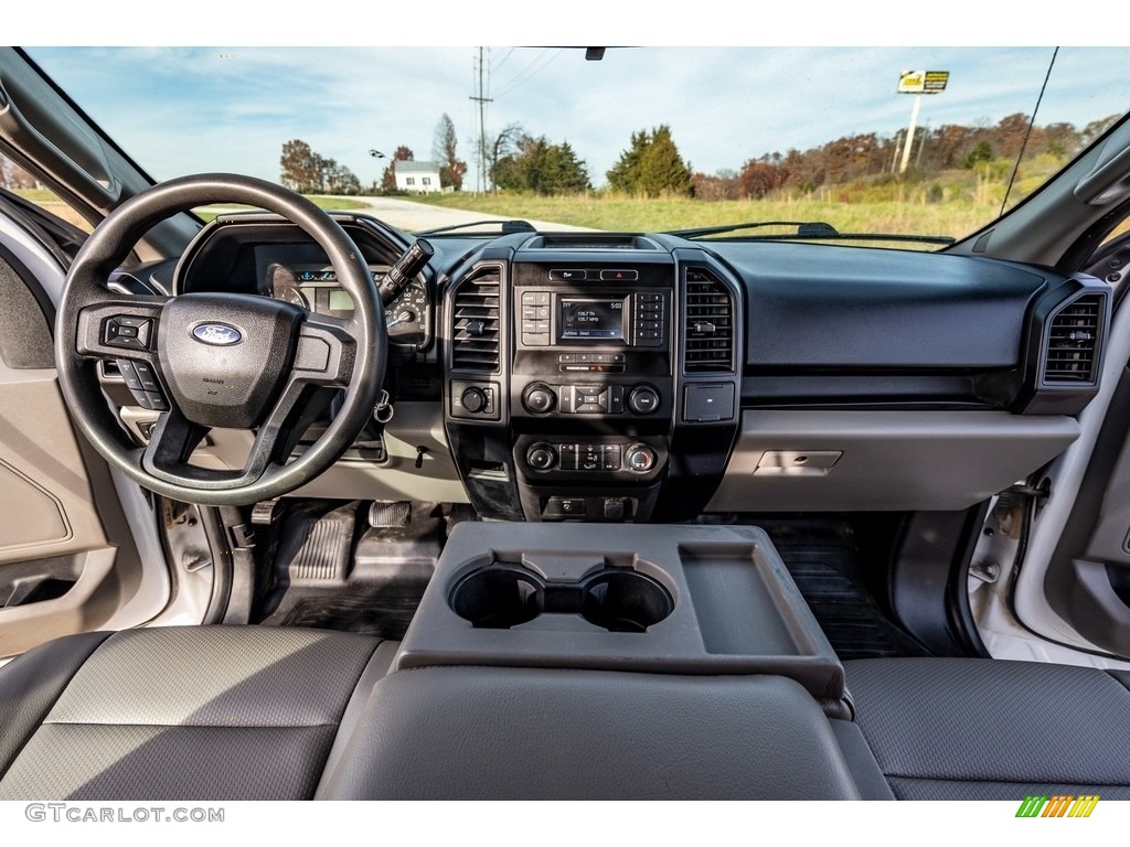 2016 F150 Lariat SuperCab 4x4 - Oxford White / Medium Earth Gray photo #31