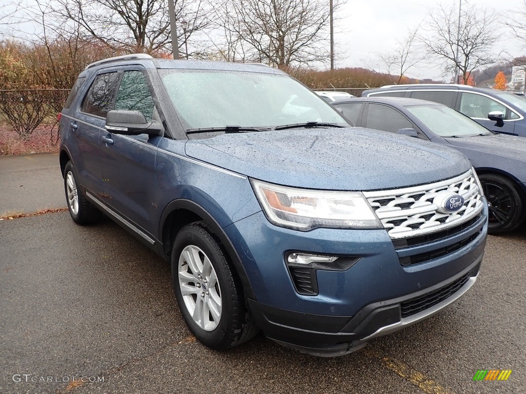2019 Explorer XLT 4WD - Blue Metallic / Medium Black photo #2