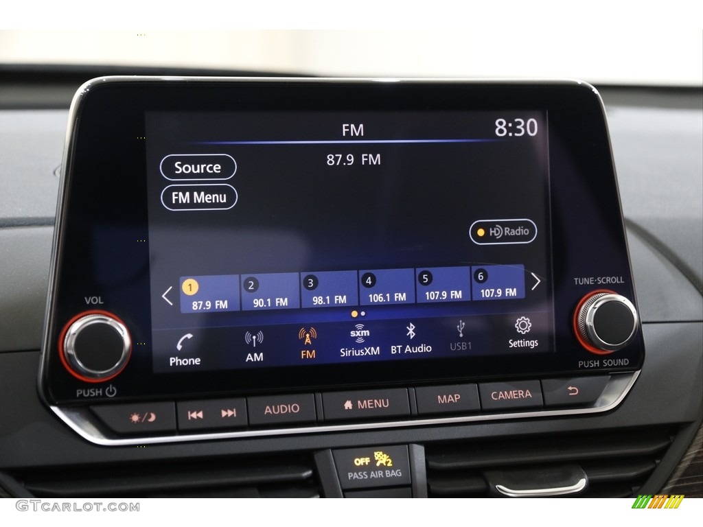 2019 Nissan Altima SL AWD Controls Photos