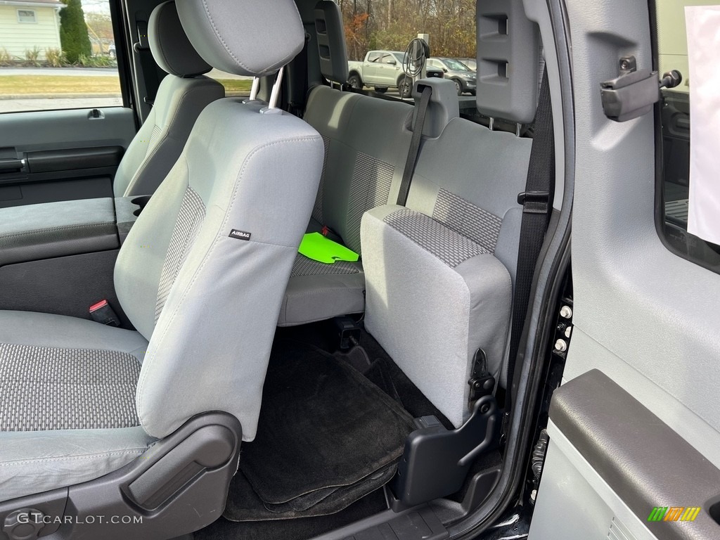 2016 Ford F250 Super Duty XLT Super Cab 4x4 Rear Seat Photo #143267185