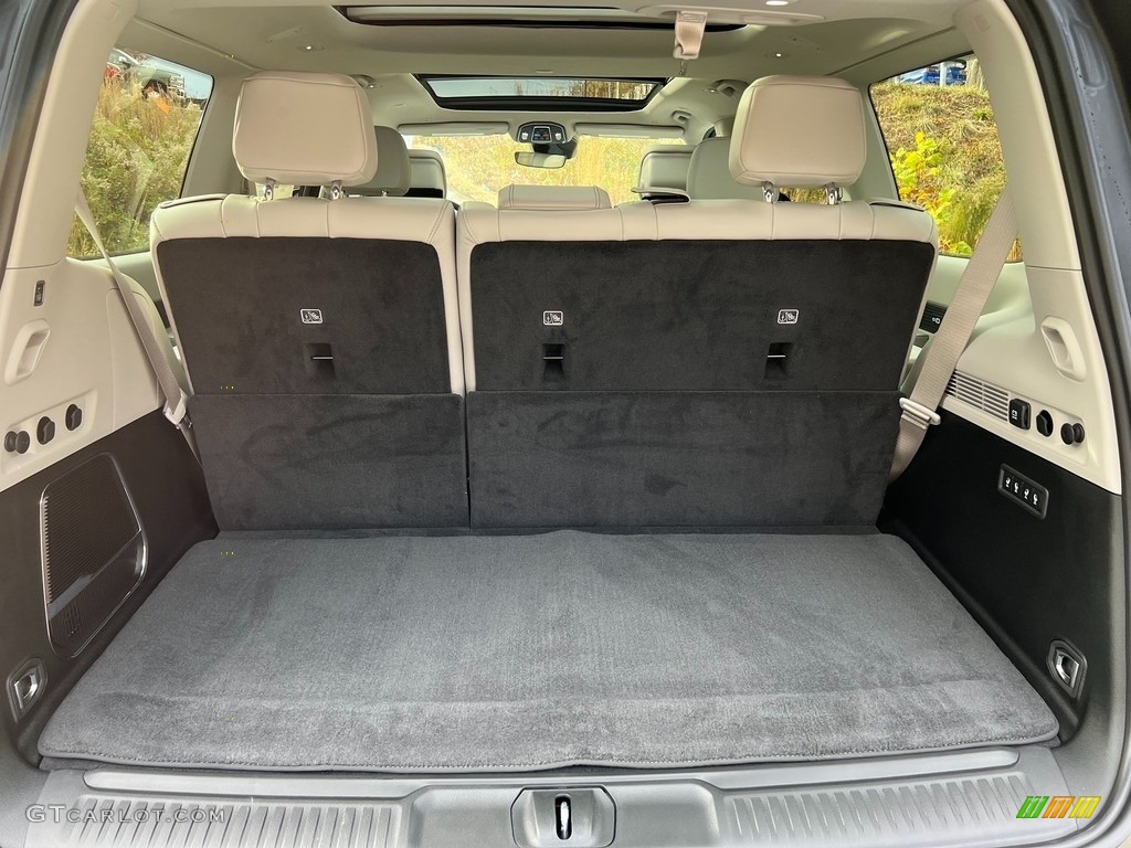 2022 Jeep Wagoneer Series III 4x4 Trunk Photo #143267356