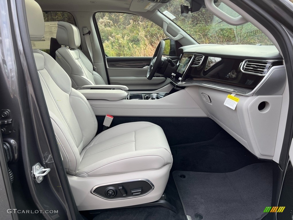 Sea Salt/Black Interior 2022 Jeep Wagoneer Series III 4x4 Photo #143267431