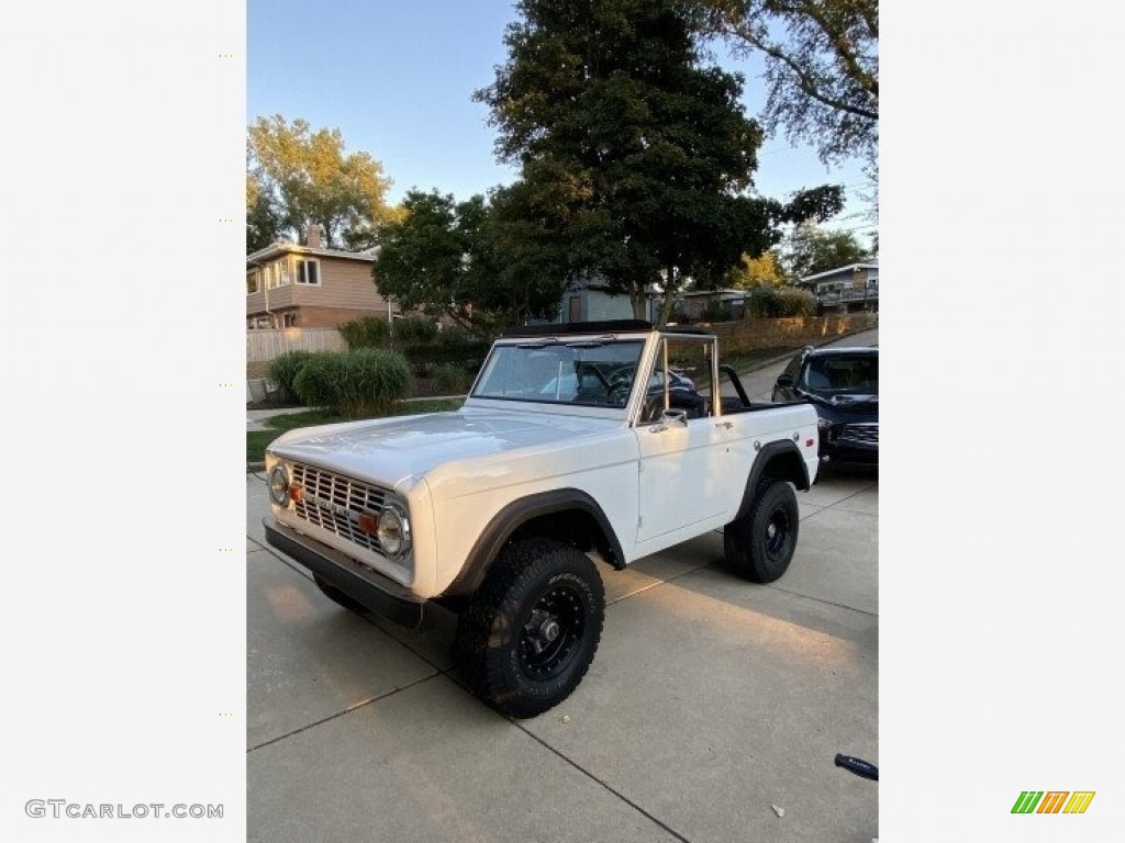 Wimbledon White 1975 Ford Bronco 4x4 Exterior Photo #143267830