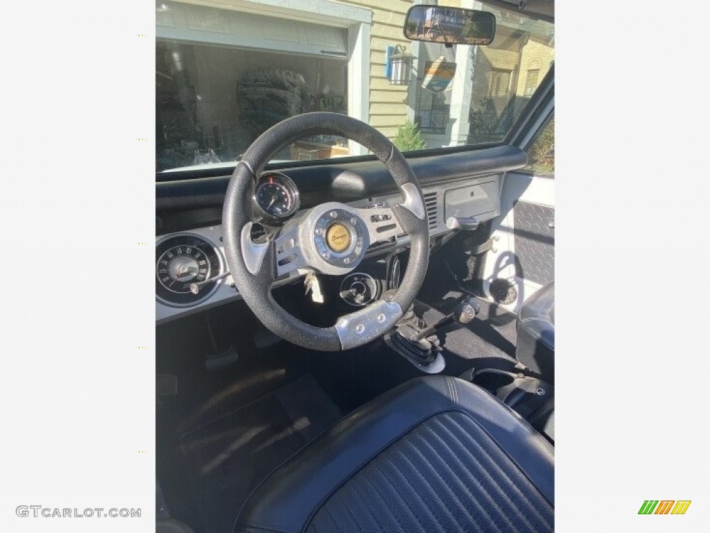 1975 Ford Bronco 4x4 Black Dashboard Photo #143267872