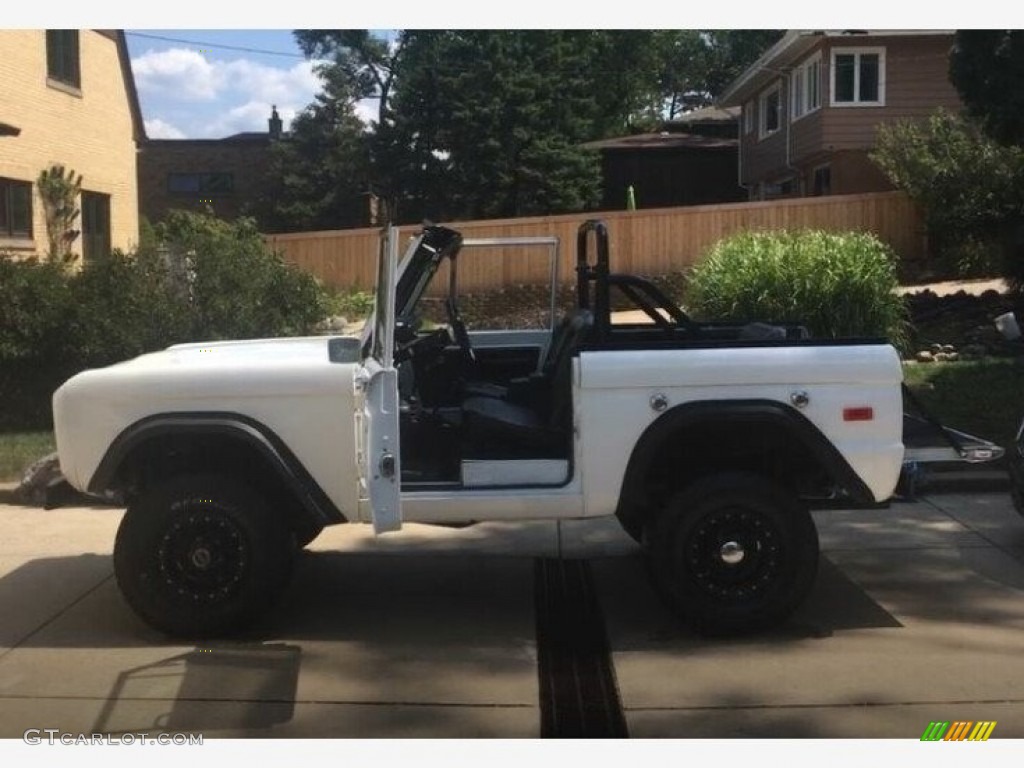 Wimbledon White 1975 Ford Bronco 4x4 Exterior Photo #143267896