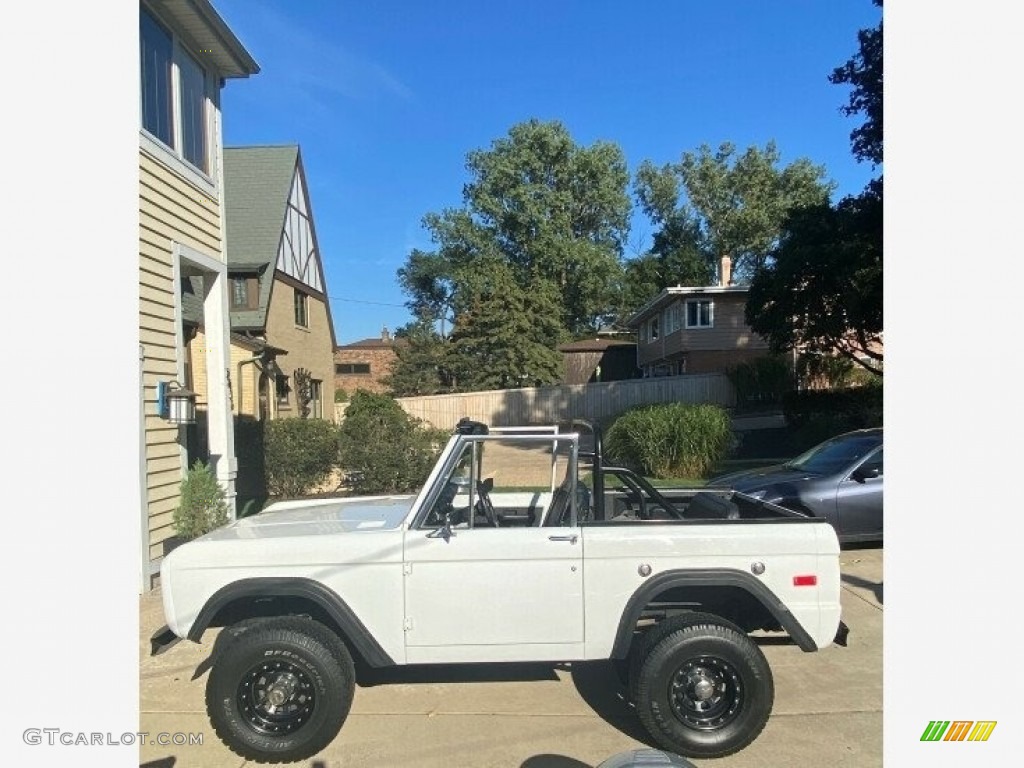 Wimbledon White 1975 Ford Bronco 4x4 Exterior Photo #143267908