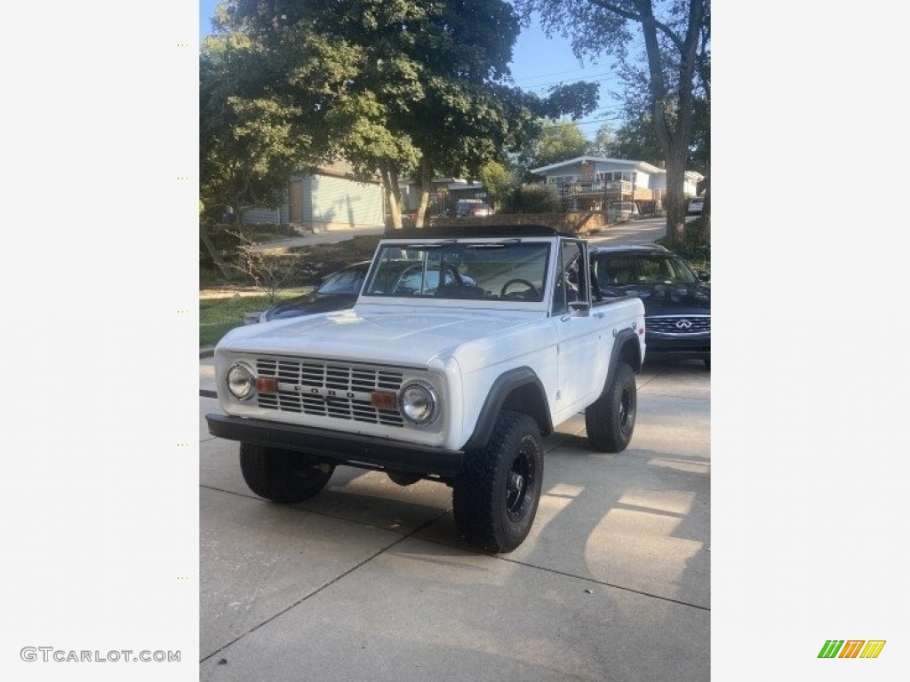 Wimbledon White 1975 Ford Bronco 4x4 Exterior Photo #143267947