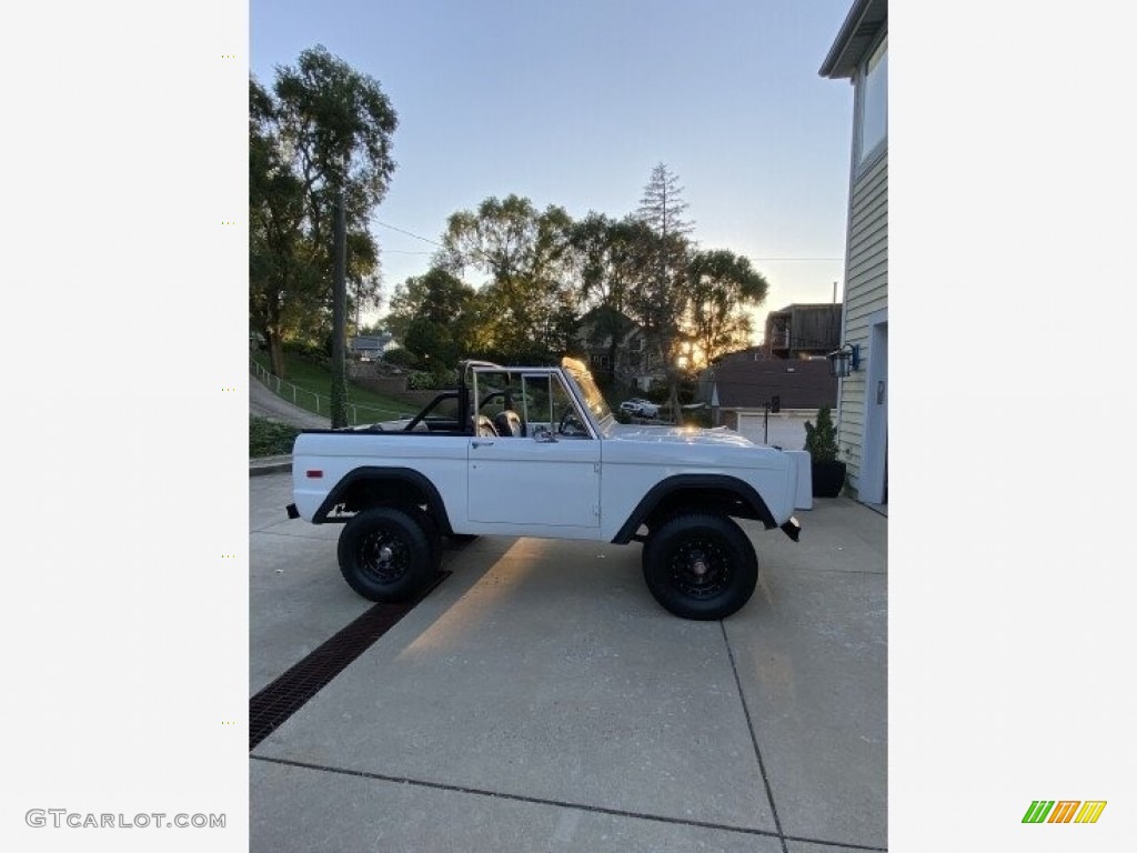 Wimbledon White 1975 Ford Bronco 4x4 Exterior Photo #143268052