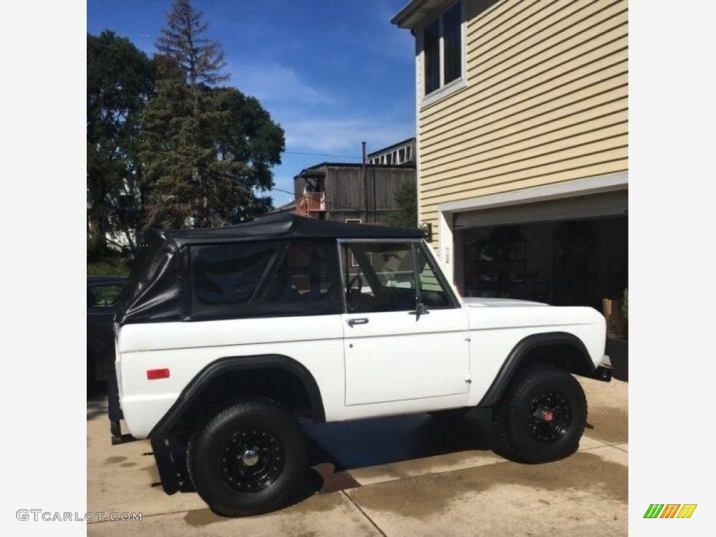Wimbledon White 1975 Ford Bronco 4x4 Exterior Photo #143268097