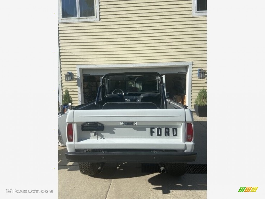 Wimbledon White 1975 Ford Bronco 4x4 Exterior Photo #143268172