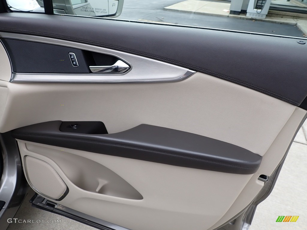 2017 Lincoln MKX Premier AWD Cappuccino Door Panel Photo #143269974