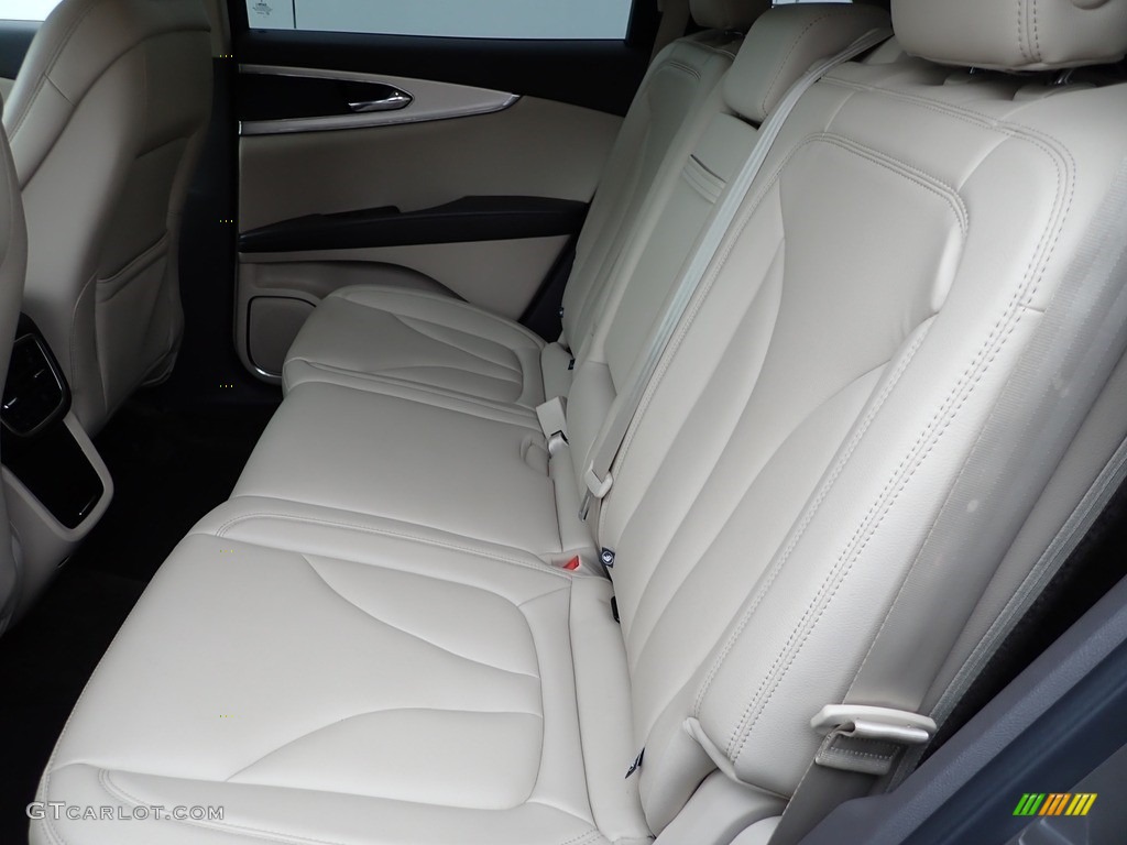 2017 Lincoln MKX Premier AWD Rear Seat Photo #143270040