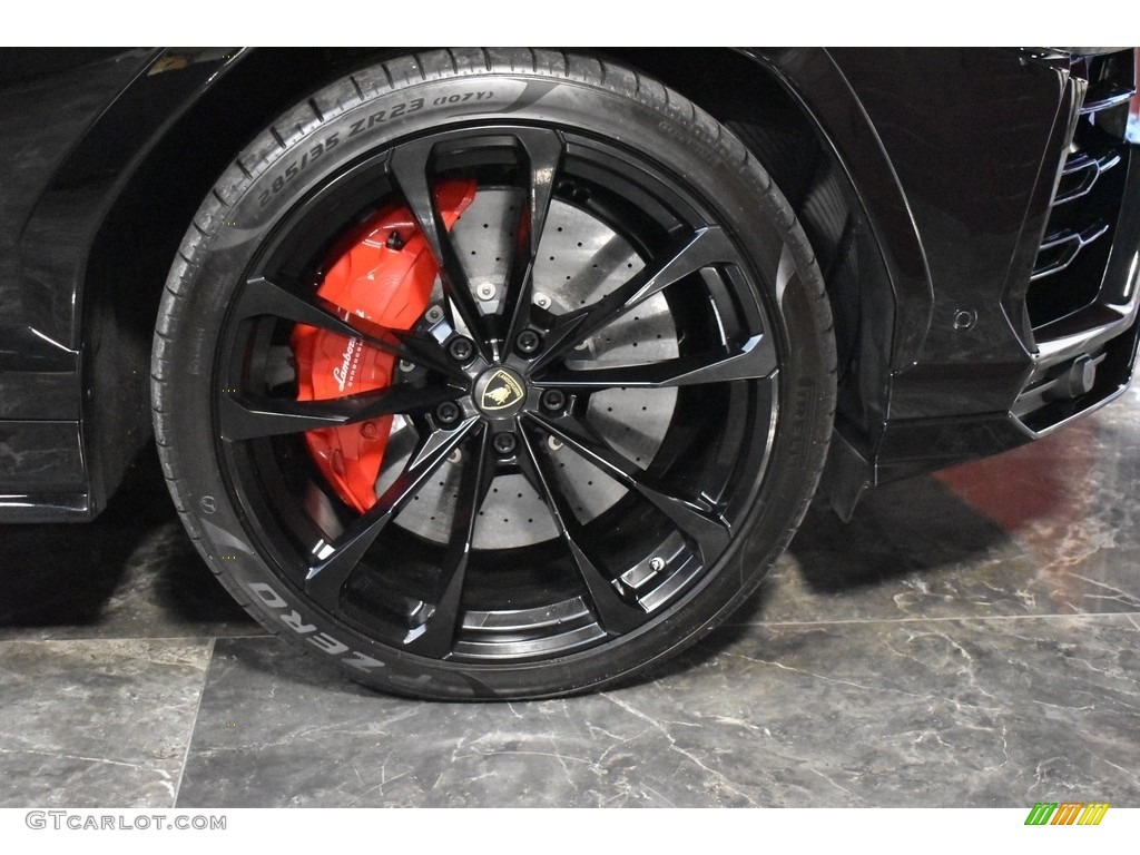 2020 Lamborghini Urus AWD Wheel Photos
