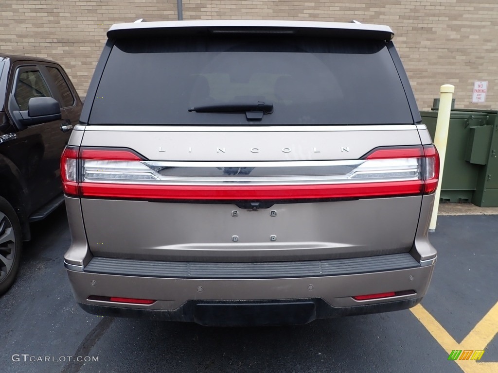 2018 Navigator Premier 4x4 - Iced Mocha Metallic / Ebony photo #3