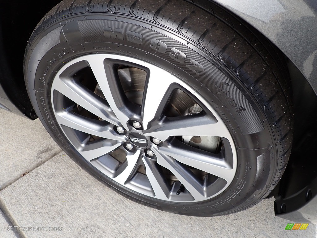 2017 Lincoln Continental Premier Wheel Photos