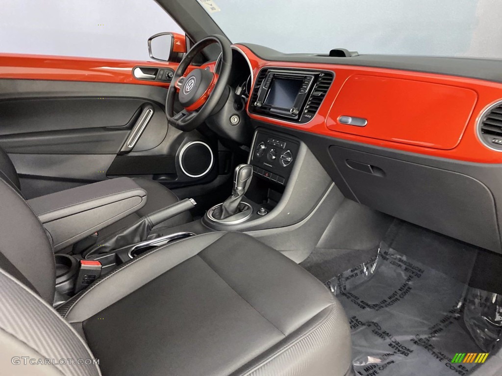 2016 Volkswagen Beetle 1.8T SE Black Dashboard Photo #143275337