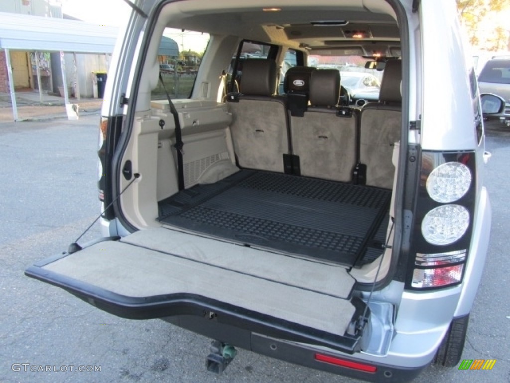 2016 Land Rover LR4 HSE LUX Trunk Photos