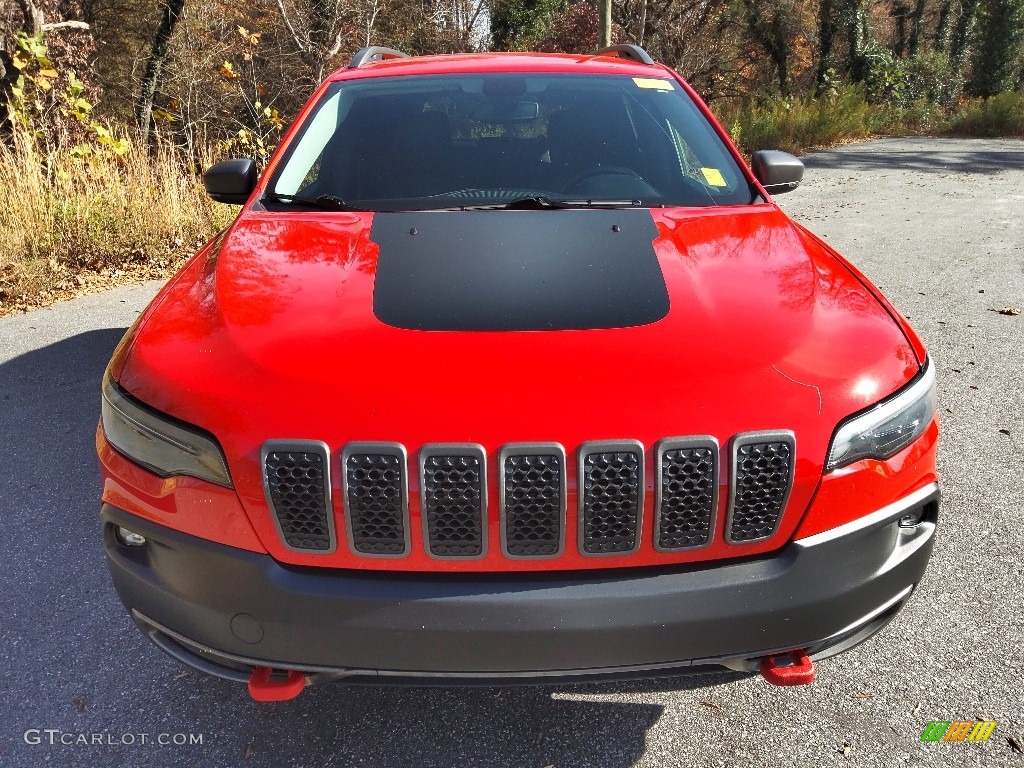 2019 Cherokee Trailhawk 4x4 - Firecracker Red / Black photo #3