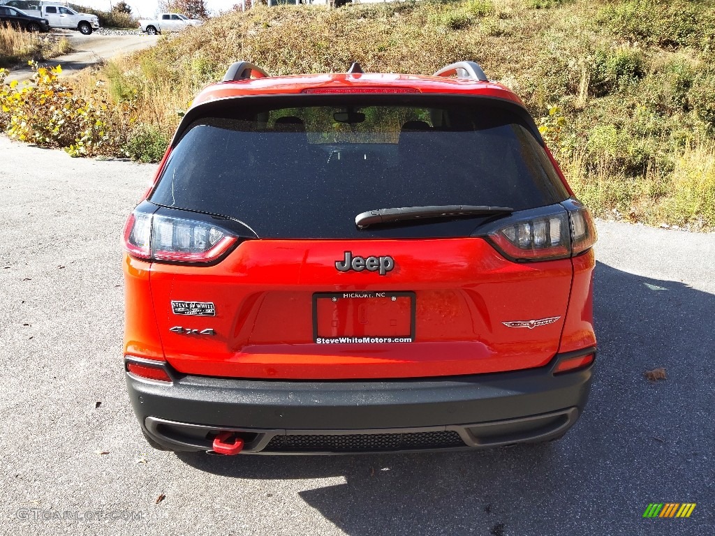 2019 Cherokee Trailhawk 4x4 - Firecracker Red / Black photo #10