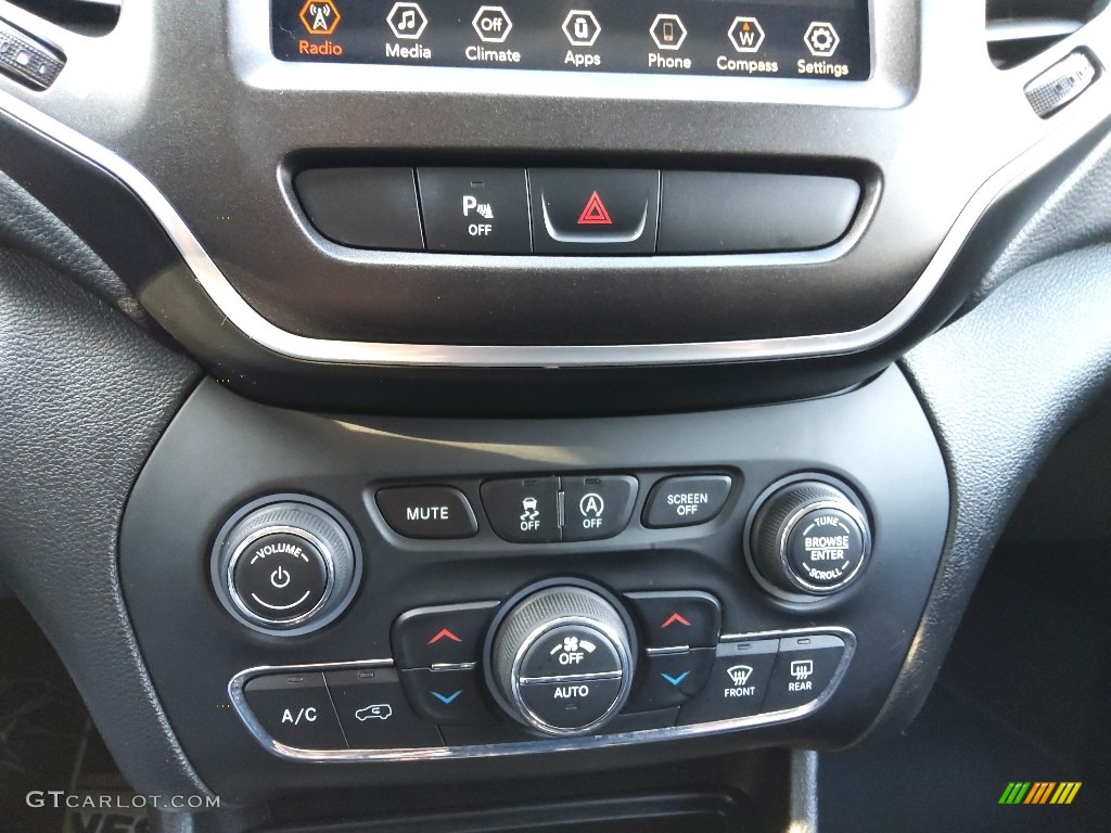 2019 Cherokee Trailhawk 4x4 - Firecracker Red / Black photo #27