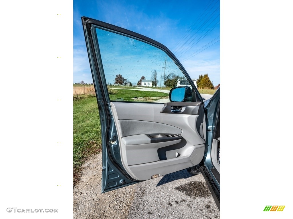 2009 Forester 2.5 X Premium - Spark Silver Metallic / Platinum photo #21