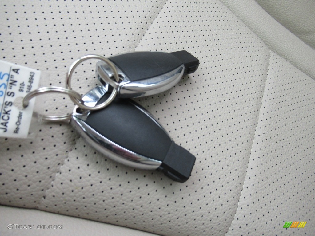 2016 Mercedes-Benz C 300 Sedan Keys Photo #143284184