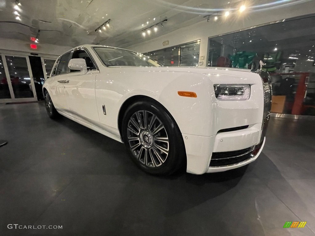 White Rolls-Royce Phantom