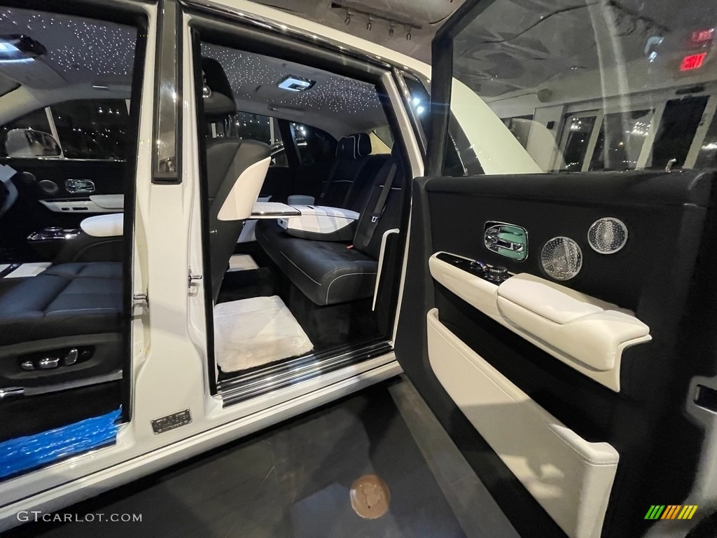 2022 Rolls-Royce Phantom Standard Phantom Model Rear Seat Photo #143290266