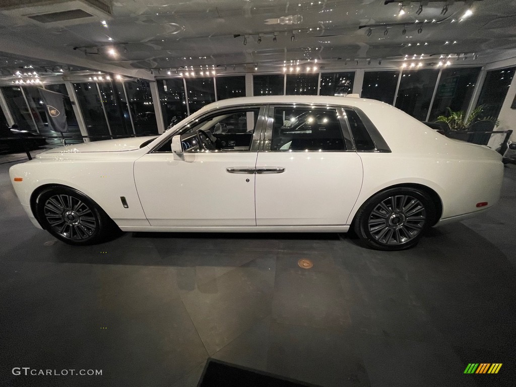 White 2022 Rolls-Royce Phantom Standard Phantom Model Exterior Photo #143290346