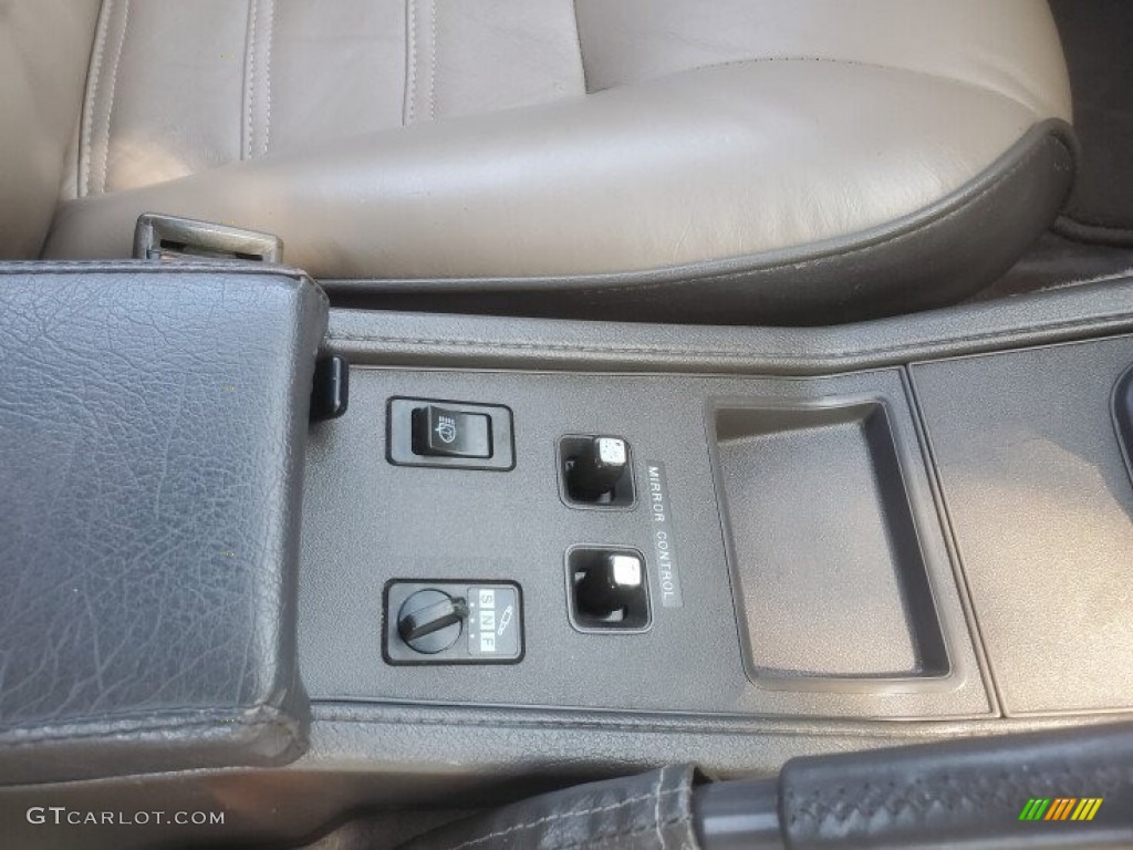 1985 Nissan 300ZX Turbo Coupe Controls Photo #143291679
