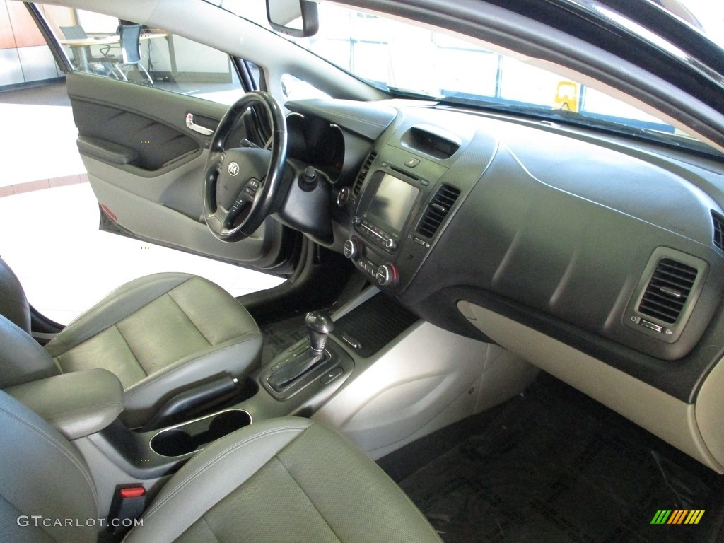 2014 Kia Forte EX Gray Dashboard Photo #143292319