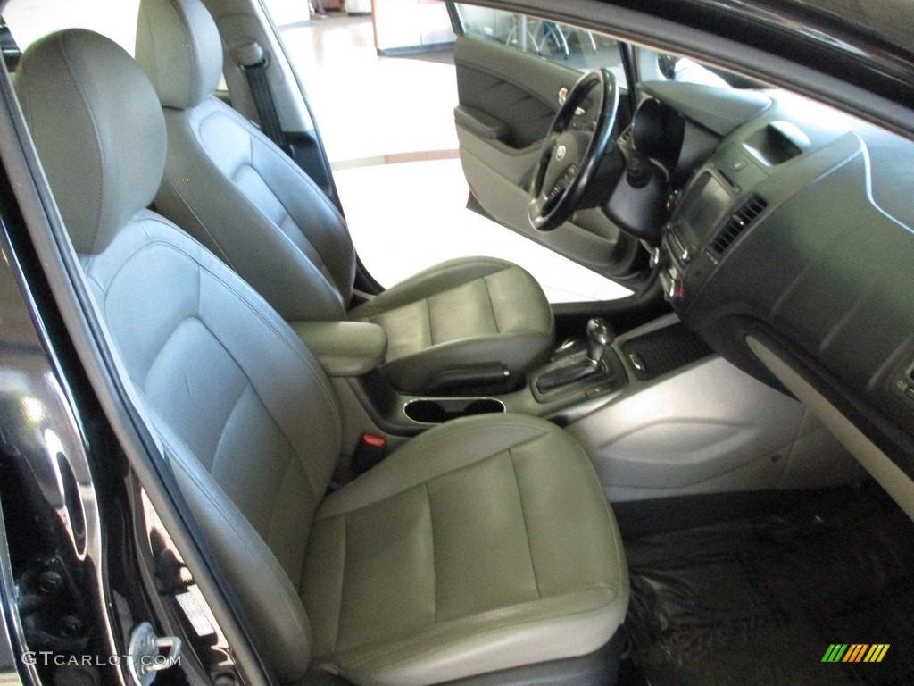 2014 Kia Forte EX Front Seat Photo #143292340