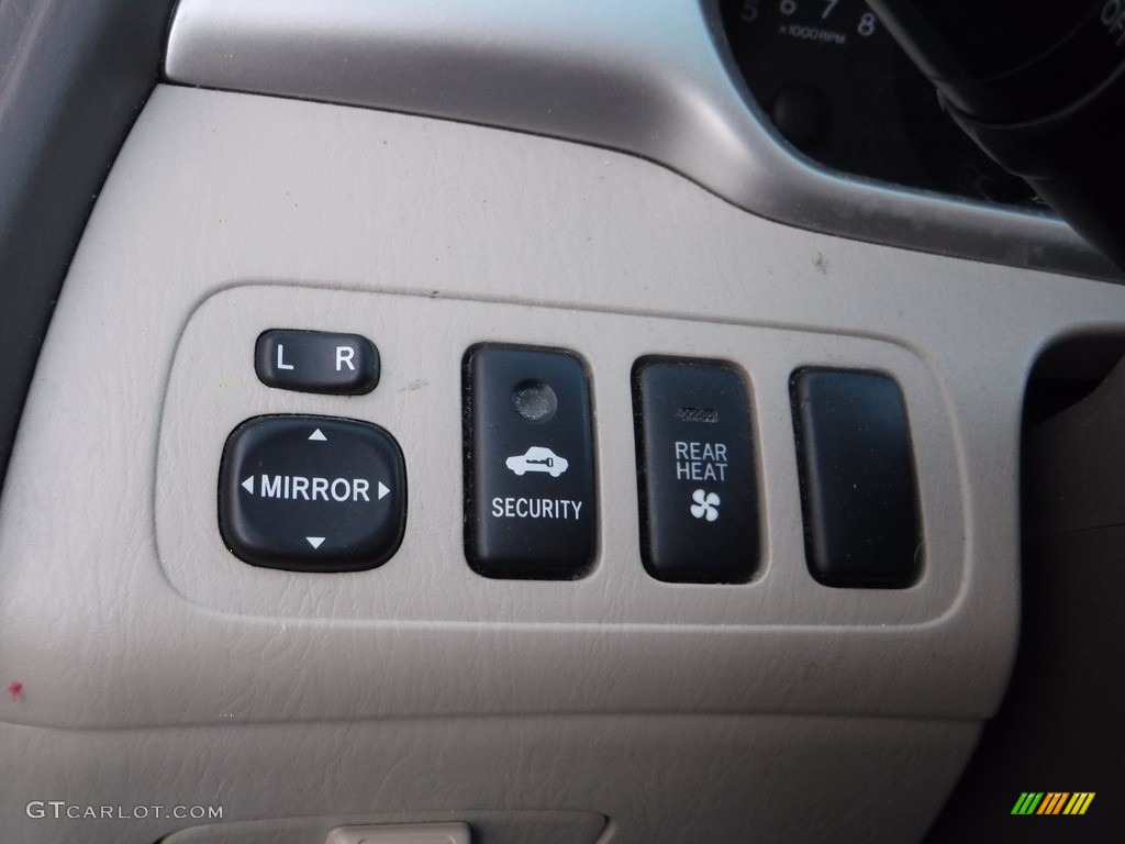 2005 Highlander V6 4WD - Super White / Ivory photo #6