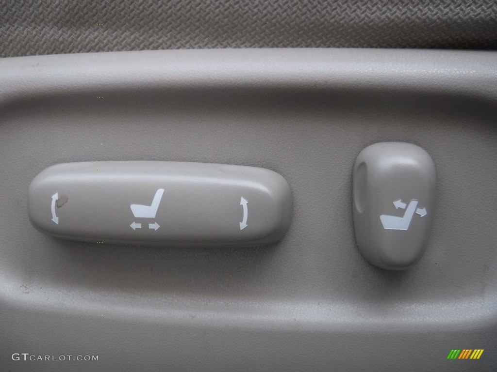 2005 Highlander V6 4WD - Super White / Ivory photo #21