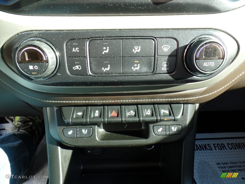 2021 GMC Canyon Denali Crew Cab 4WD Controls Photo #143299535