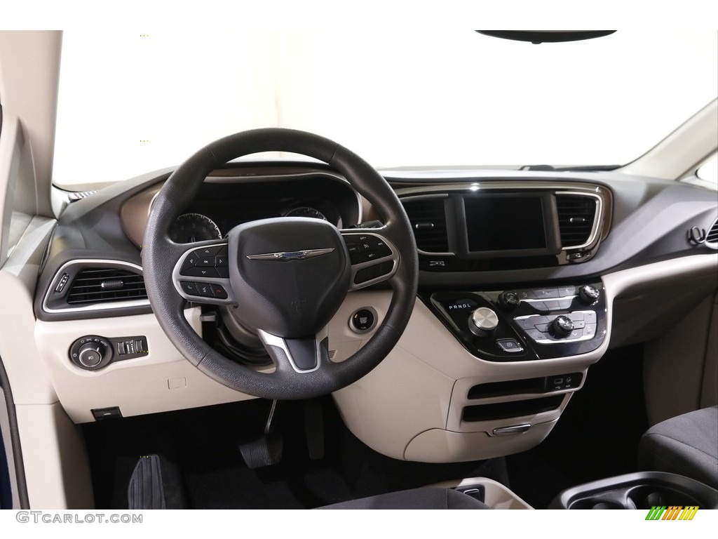 2018 Pacifica Touring Plus - Jazz Blue Pearl / Black/Alloy photo #6