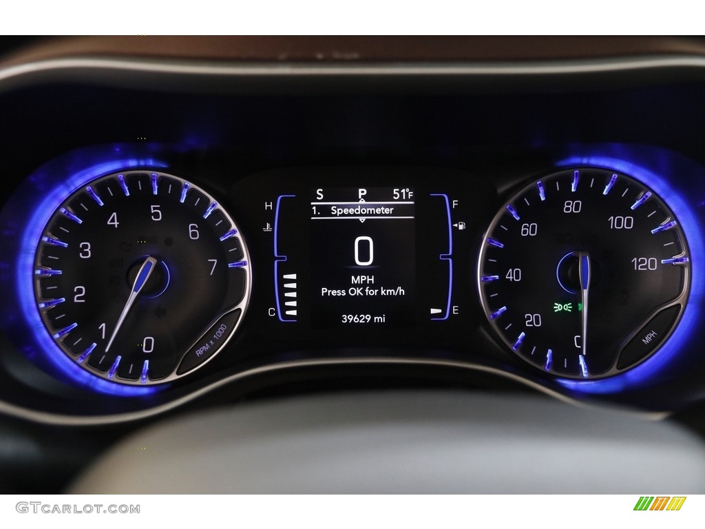 2018 Pacifica Touring Plus - Jazz Blue Pearl / Black/Alloy photo #8