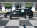 Deep Black Pearl - Golf Alltrack SEL 4Motion Photo No. 1