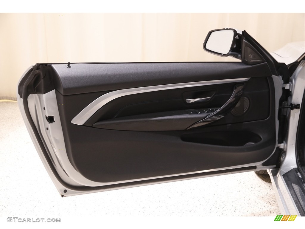 2018 BMW 4 Series 440i xDrive Convertible Door Panel Photos
