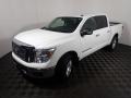 2018 Glacier White Nissan Titan SV Crew Cab 4x4  photo #10