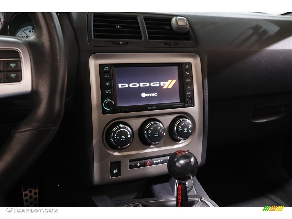 2012 Challenger SRT8 392 - Redline 3 Coat Pearl / Dark Slate Gray photo #9