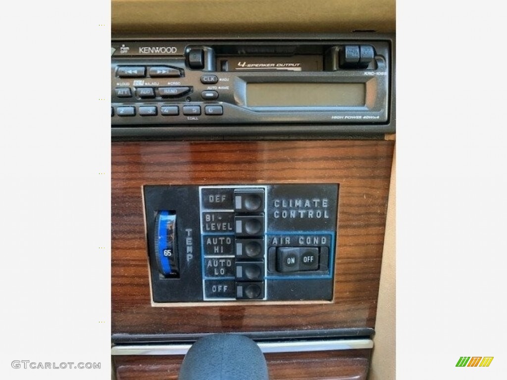 1980 Mercedes-Benz SL Class 450 SL Roadster Controls Photo #143316680