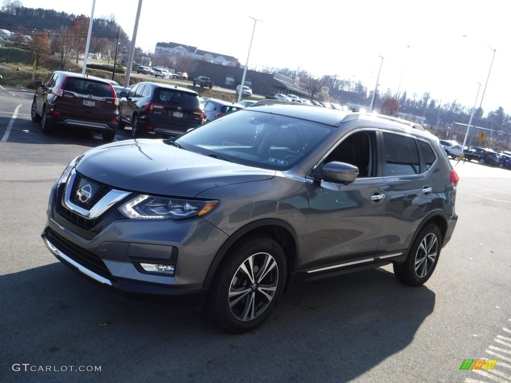 2017 Rogue SL AWD - Gun Metallic / Charcoal photo #5
