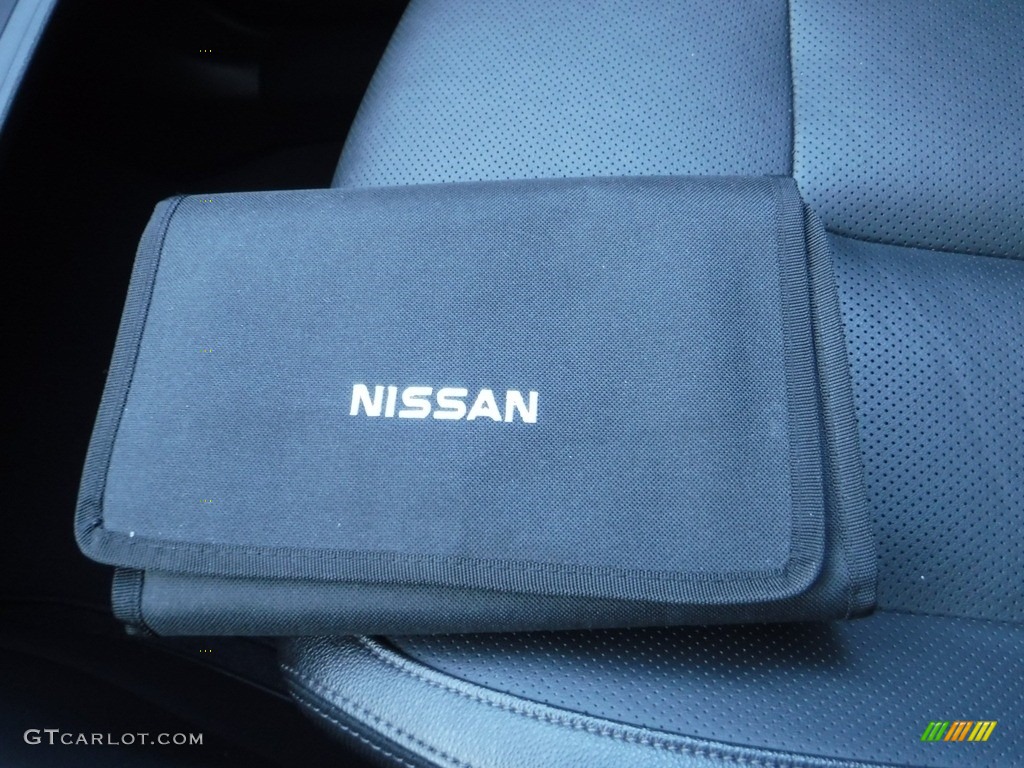 2017 Rogue SL AWD - Gun Metallic / Charcoal photo #34