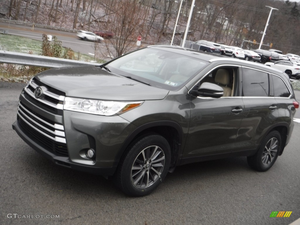 2019 Highlander XLE AWD - Alumina Jade Metallic / Almond photo #12