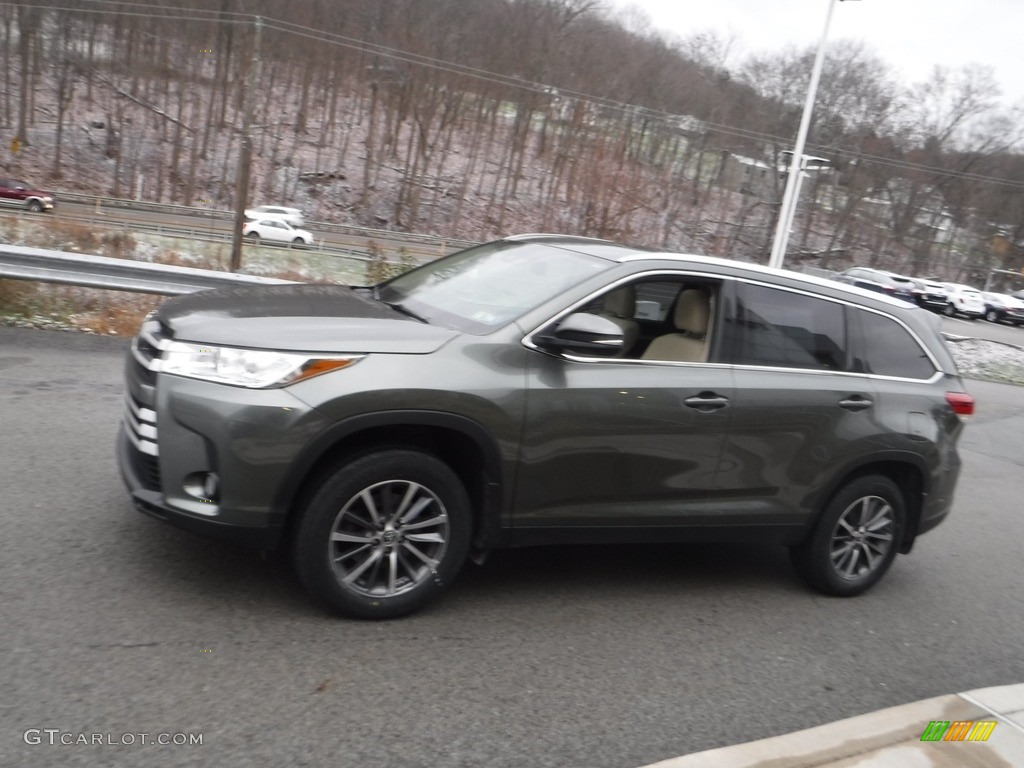 2019 Highlander XLE AWD - Alumina Jade Metallic / Almond photo #13