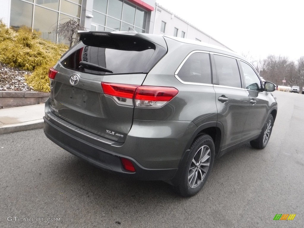 2019 Highlander XLE AWD - Alumina Jade Metallic / Almond photo #16