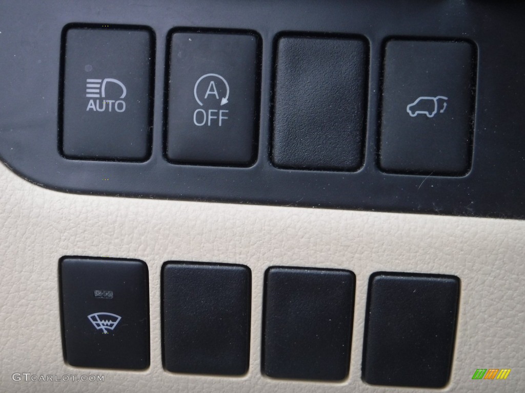2019 Highlander XLE AWD - Alumina Jade Metallic / Almond photo #23