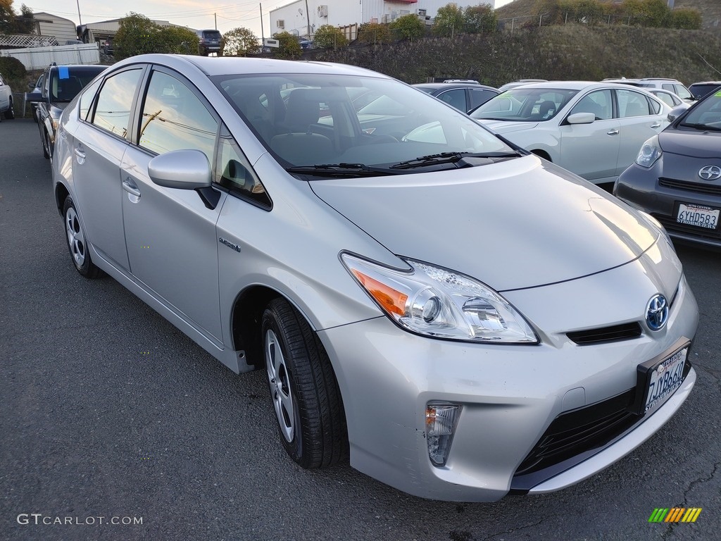 2015 Prius Two Hybrid - Classic Silver Metallic / Dark Gray photo #1